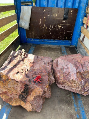 Ландшафтные глыбы красно-фиолетовые 200-1000 килограмм купить в Дзержинском