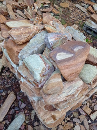 Златолит жёлтый, жёлто-зелёный глыбки и валуны для ланшафтного дизайна купить в Дзержинском