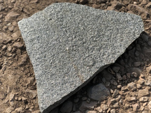 Плитняк златолит Уральский для цоколя, отмостки купить в Дзержинском