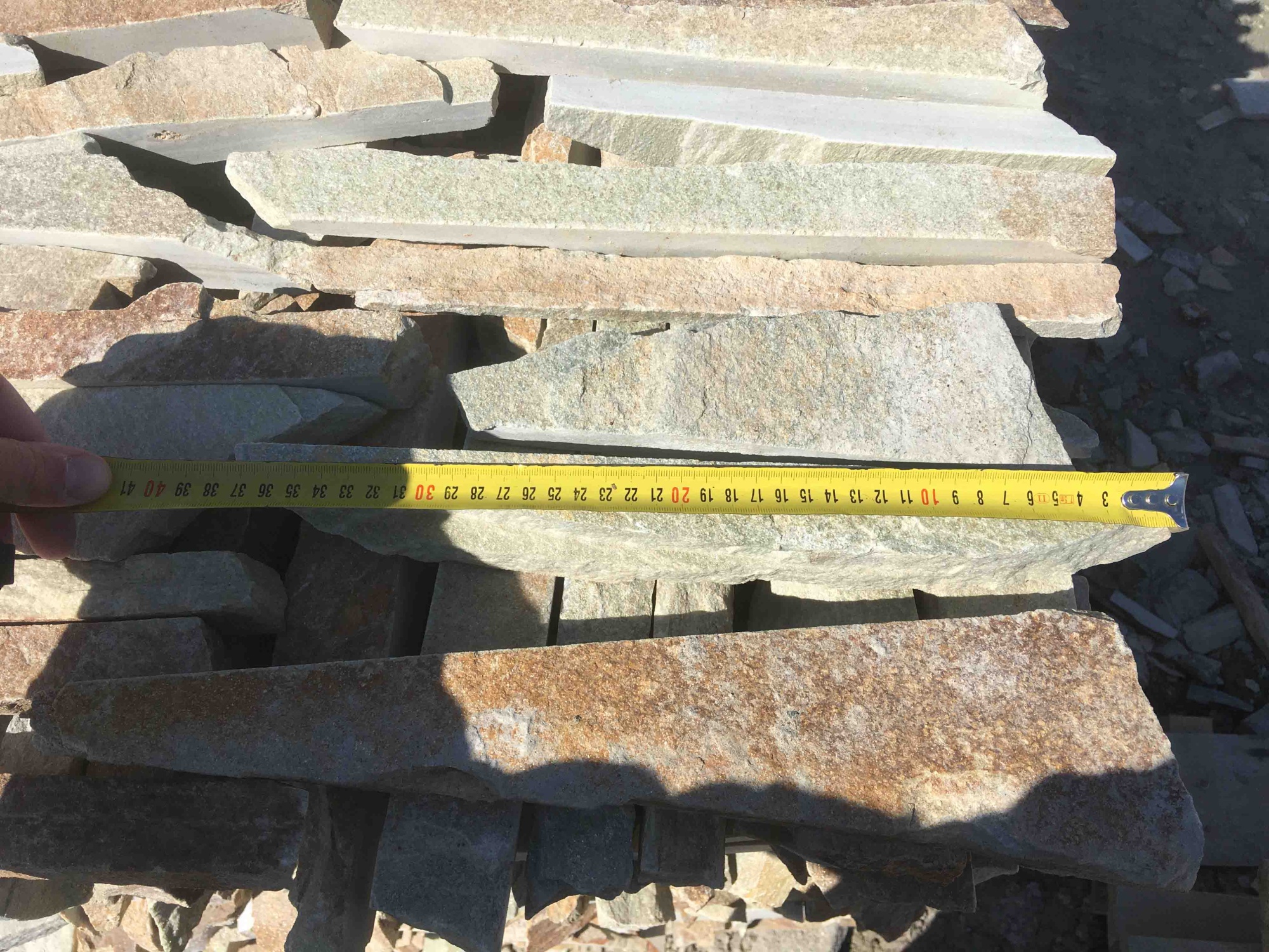 Горбушка златолит золотистый для облицовки купить в Дзержинском