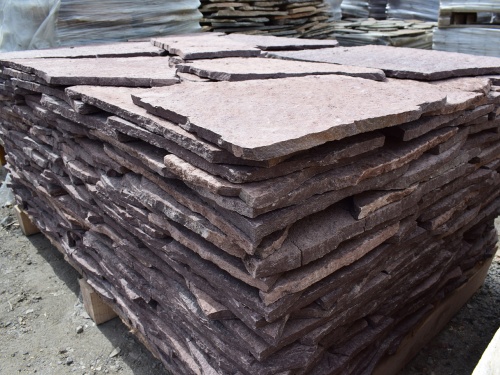 Плитняк лемезит бордовый для облицовки цоколя 20-25 мм  купить в Дзержинском