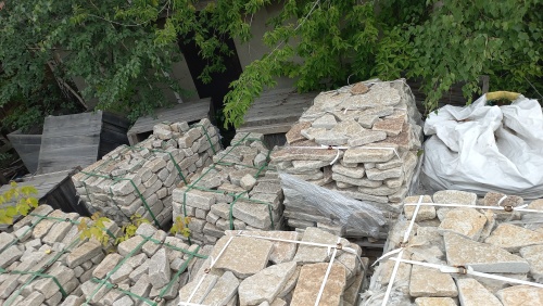 Плитняк гранитный галтованный купить в Дзержинском