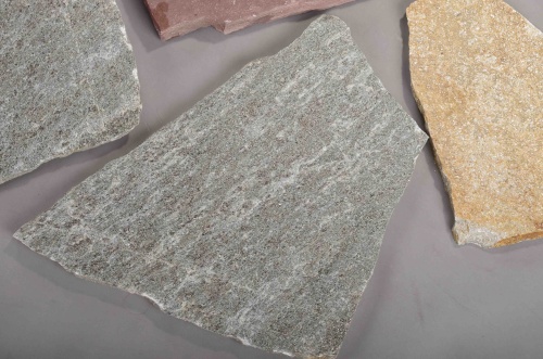 Плитняк златолит Уральский для цоколя, отмостки купить в Дзержинском