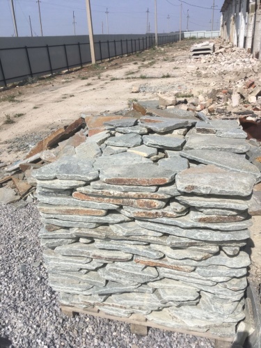 Златолит серебристый галтованный для лестниц купить в Дзержинском