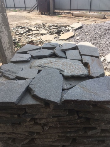 Златолит серебристый галтованный для лестниц купить в Дзержинском